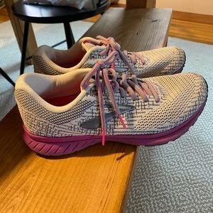 Brooks revel running shoe size 9